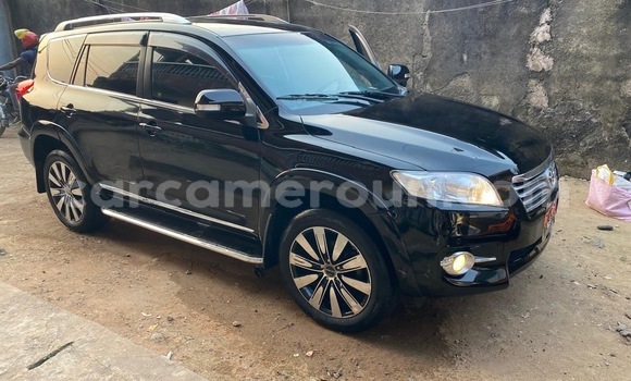 Sayi Sabo Toyota Vanguard Black Mota in Douala a Ƙasar Kamaru
