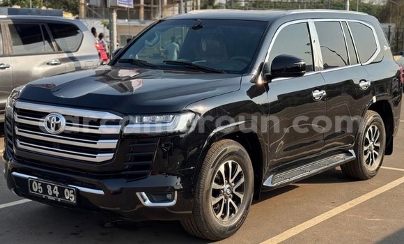 Acheter Neuf Voiture Toyota Land Cruiser Prado Noir à Yaoundé, Central Cameroon Acheter Neuf Voiture Toyota Land Cruiser Prado Noir à Yaoundé, Central Cameroon