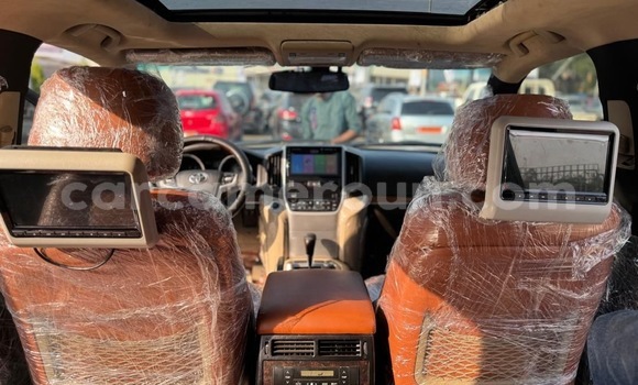 Acheter Neuf Voiture Toyota Land Cruiser Prado Noir à Yaoundé, Central Cameroon Acheter Neuf Voiture Toyota Land Cruiser Prado Noir à Yaoundé, Central Cameroon