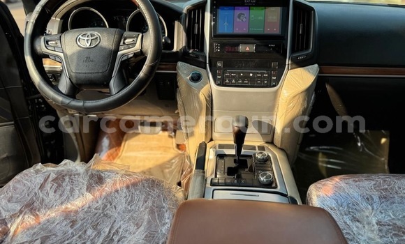 Acheter Neuf Voiture Toyota Land Cruiser Prado Noir à Yaoundé, Central Cameroon Acheter Neuf Voiture Toyota Land Cruiser Prado Noir à Yaoundé, Central Cameroon