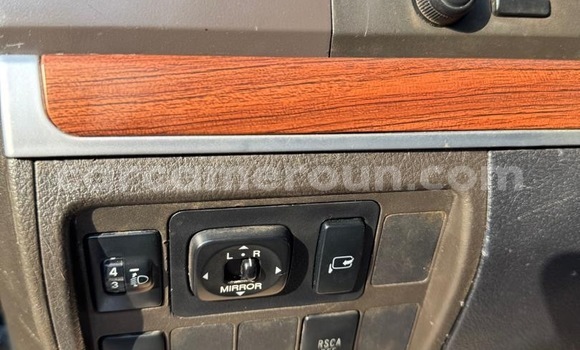 Acheter Neuf Voiture Toyota Land Cruiser Prado Noir à Yaoundé, Central Cameroon Acheter Neuf Voiture Toyota Land Cruiser Prado Noir à Yaoundé, Central Cameroon