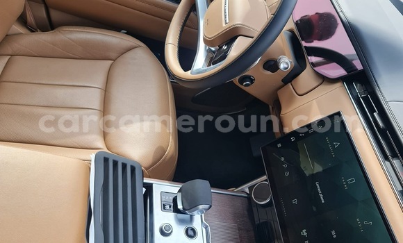 Sayi Sabo Range Rover Range Rover Black Mota in Douala a Ƙasar Kamaru Sayi Sabo Range Rover Range Rover Black Mota in Douala a Ƙasar Kamaru