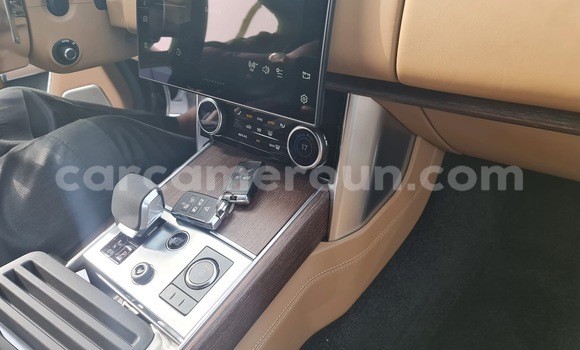 Sayi Sabo Range Rover Range Rover Black Mota in Douala a Ƙasar Kamaru Sayi Sabo Range Rover Range Rover Black Mota in Douala a Ƙasar Kamaru