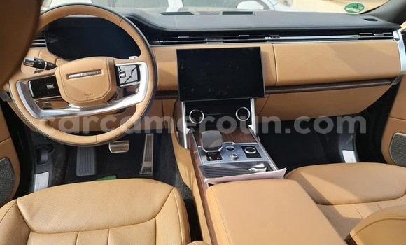 Sayi Sabo Range Rover Range Rover Black Mota in Douala a Ƙasar Kamaru Sayi Sabo Range Rover Range Rover Black Mota in Douala a Ƙasar Kamaru