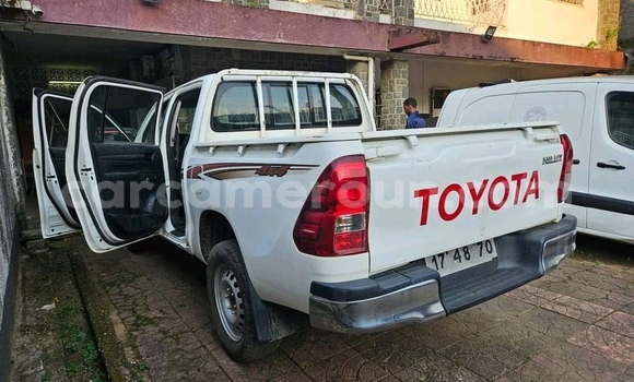 Buy Used Toyota Hilux White Car in Douala in Littoral Cameroon Buy Used Toyota Hilux White Car in Douala in Littoral Cameroon