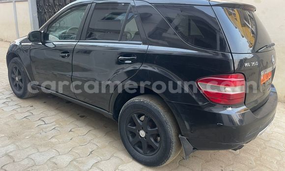 Sayi Na hannu Mercedes‒Benz ML–Class Black Mota in Douala a Ƙasar Kamaru Sayi Na hannu Mercedes‒Benz ML–Class Black Mota in Douala a Ƙasar Kamaru