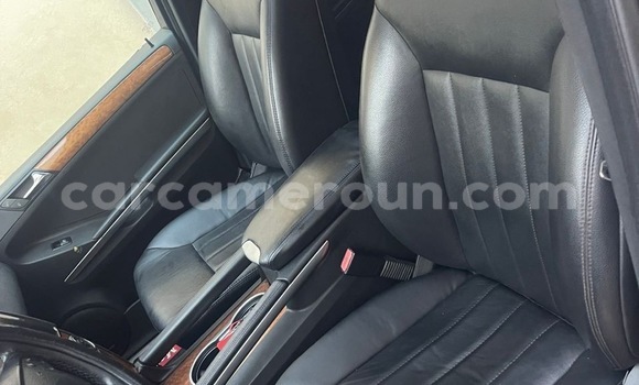 Sayi Na hannu Mercedes‒Benz ML–Class Black Mota in Douala a Ƙasar Kamaru Sayi Na hannu Mercedes‒Benz ML–Class Black Mota in Douala a Ƙasar Kamaru