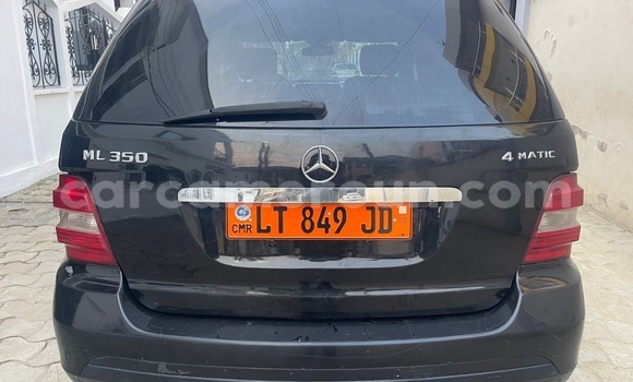 Sayi Na hannu Mercedes‒Benz ML–Class Black Mota in Douala a Ƙasar Kamaru Sayi Na hannu Mercedes‒Benz ML–Class Black Mota in Douala a Ƙasar Kamaru