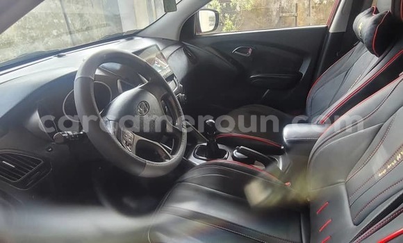 Sayi Na hannu Hyundai ix35 Red Mota in Douala a Ƙasar Kamaru Sayi Na hannu Hyundai ix35 Red Mota in Douala a Ƙasar Kamaru