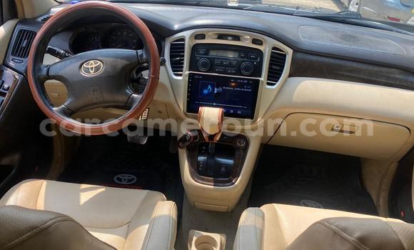 Acheter Occasion Voiture Toyota Highlander Bleu à Douala, Littoral Cameroon Acheter Occasion Voiture Toyota Highlander Bleu à Douala, Littoral Cameroon