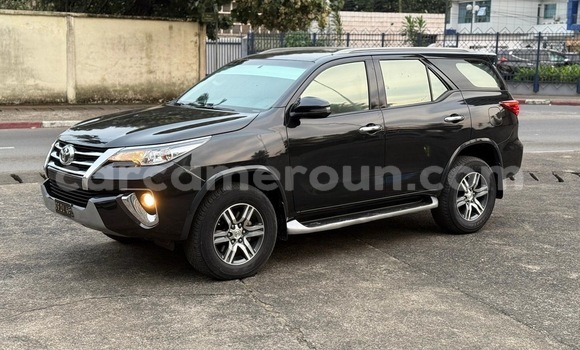 Acheter Occasion Voiture Toyota Fortuner Noir à Yaoundé, Central Cameroon Acheter Occasion Voiture Toyota Fortuner Noir à Yaoundé, Central Cameroon
