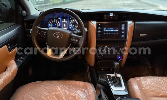Acheter Occasion Voiture Toyota Fortuner Noir à Yaoundé, Central Cameroon Acheter Occasion Voiture Toyota Fortuner Noir à Yaoundé, Central Cameroon