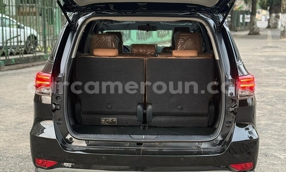 Acheter Occasion Voiture Toyota Fortuner Noir à Yaoundé, Central Cameroon Acheter Occasion Voiture Toyota Fortuner Noir à Yaoundé, Central Cameroon