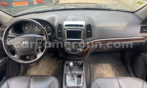 Sayi Na hannu Hyundai Santa Fe Black Mota in Douala a Ƙasar Kamaru Sayi Na hannu Hyundai Santa Fe Black Mota in Douala a Ƙasar Kamaru