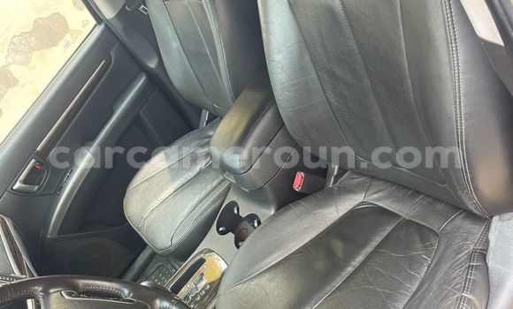 Sayi Na hannu Hyundai Santa Fe Black Mota in Douala a Ƙasar Kamaru Sayi Na hannu Hyundai Santa Fe Black Mota in Douala a Ƙasar Kamaru