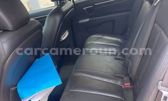 Sayi Na hannu Hyundai Santa Fe Black Mota in Douala a Ƙasar Kamaru Sayi Na hannu Hyundai Santa Fe Black Mota in Douala a Ƙasar Kamaru