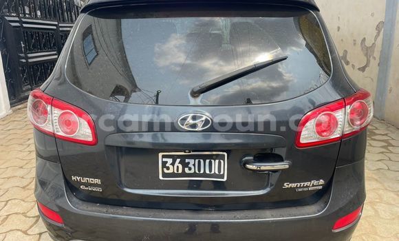 Sayi Na hannu Hyundai Santa Fe Black Mota in Douala a Ƙasar Kamaru Sayi Na hannu Hyundai Santa Fe Black Mota in Douala a Ƙasar Kamaru