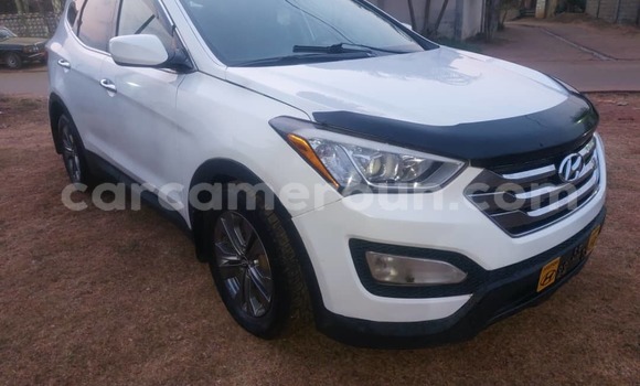 Acheter Occasion Voiture Hyundai Santa Fe Blanc à Yaoundé, Central Cameroon Acheter Occasion Voiture Hyundai Santa Fe Blanc à Yaoundé, Central Cameroon