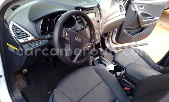 Acheter Occasion Voiture Hyundai Santa Fe Blanc à Yaoundé, Central Cameroon Acheter Occasion Voiture Hyundai Santa Fe Blanc à Yaoundé, Central Cameroon