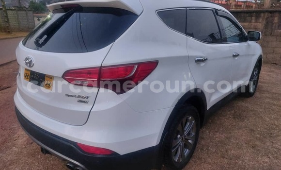 Acheter Occasion Voiture Hyundai Santa Fe Blanc à Yaoundé, Central Cameroon Acheter Occasion Voiture Hyundai Santa Fe Blanc à Yaoundé, Central Cameroon