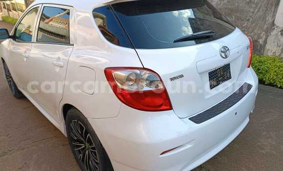Acheter Occasion Voiture Toyota Matrix Blanc à Yaoundé, Central Cameroon Acheter Occasion Voiture Toyota Matrix Blanc à Yaoundé, Central Cameroon