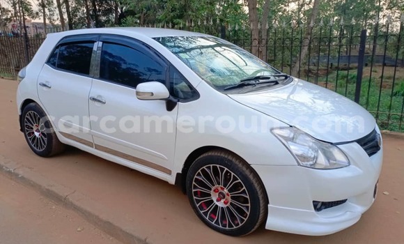 Sayi Na hannu Toyota Blade White Mota in Yaounde a Babban Kamaru Sayi Na hannu Toyota Blade White Mota in Yaounde a Babban Kamaru