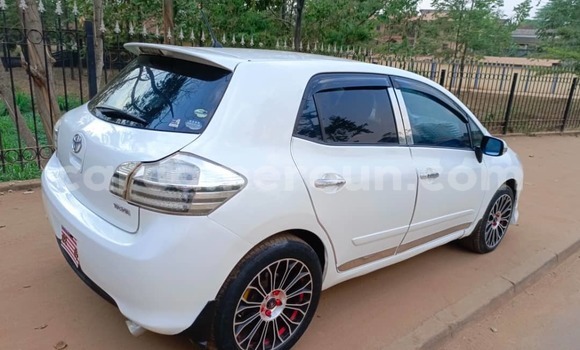 Sayi Na hannu Toyota Blade White Mota in Yaounde a Babban Kamaru Sayi Na hannu Toyota Blade White Mota in Yaounde a Babban Kamaru