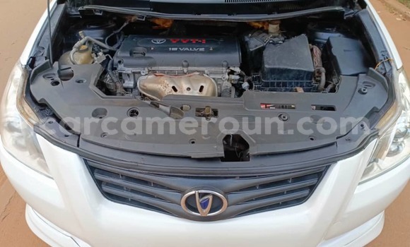 Sayi Na hannu Toyota Blade White Mota in Yaounde a Babban Kamaru Sayi Na hannu Toyota Blade White Mota in Yaounde a Babban Kamaru