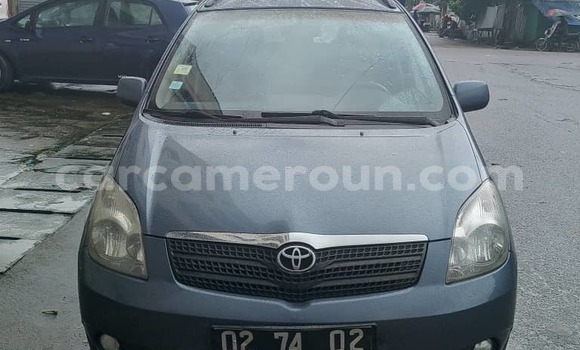 Sayi Na hannu Toyota Corolla Verso Blue Mota in Douala a Ƙasar Kamaru