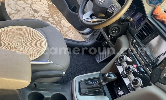 Sayi Na hannu Hyundai Elantra Azurfa Mota in Douala a Ƙasar Kamaru Sayi Na hannu Hyundai Elantra Azurfa Mota in Douala a Ƙasar Kamaru