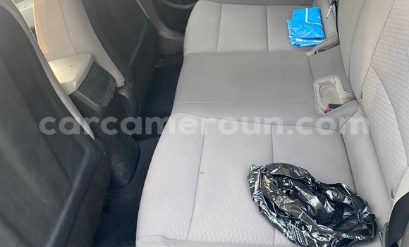 Sayi Na hannu Hyundai Elantra Azurfa Mota in Douala a Ƙasar Kamaru Sayi Na hannu Hyundai Elantra Azurfa Mota in Douala a Ƙasar Kamaru