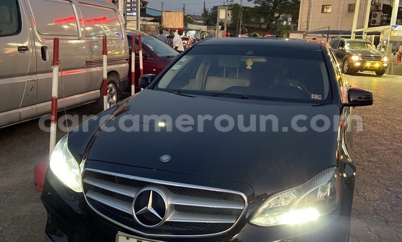 Acheter Import Voiture Mercedes‒Benz E–Class Noir à Douala, Littoral Cameroon