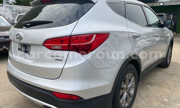 Sayi Na hannu Hyundai Santa Fe Azurfa Mota in Douala a Ƙasar Kamaru Sayi Na hannu Hyundai Santa Fe Azurfa Mota in Douala a Ƙasar Kamaru
