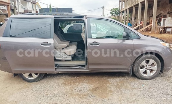 Acheter Occasion Voiture Toyota Sienna Marron à Douala, Littoral Cameroon Acheter Occasion Voiture Toyota Sienna Marron à Douala, Littoral Cameroon