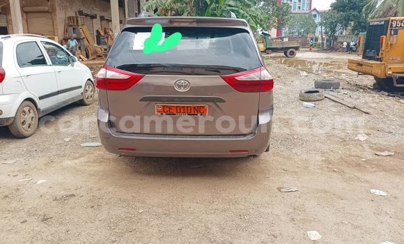 Acheter Occasion Voiture Toyota Sienna Marron à Douala, Littoral Cameroon Acheter Occasion Voiture Toyota Sienna Marron à Douala, Littoral Cameroon