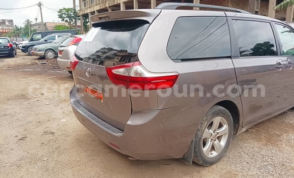 Acheter Occasion Voiture Toyota Sienna Marron à Douala, Littoral Cameroon Acheter Occasion Voiture Toyota Sienna Marron à Douala, Littoral Cameroon