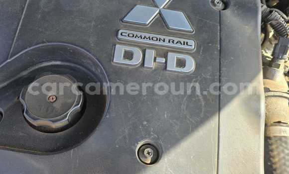 Sayi Na hannu Mitsubishi L200 Blue Mota in Douala a Ƙasar Kamaru Sayi Na hannu Mitsubishi L200 Blue Mota in Douala a Ƙasar Kamaru