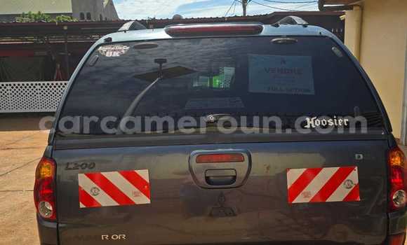 Sayi Na hannu Mitsubishi L200 Blue Mota in Douala a Ƙasar Kamaru Sayi Na hannu Mitsubishi L200 Blue Mota in Douala a Ƙasar Kamaru