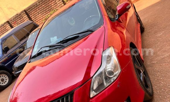 Sayi Na hannu Toyota Blade Red Mota in Yaounde a Babban Kamaru