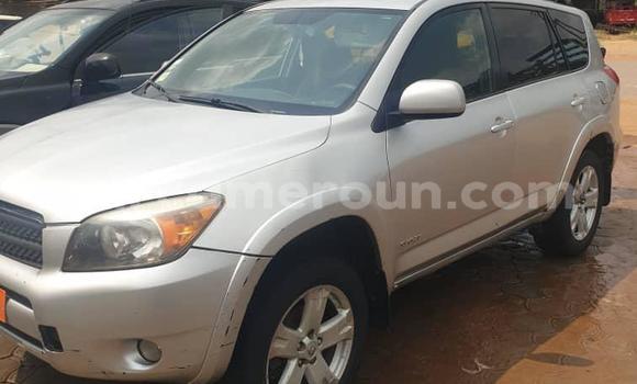 Sayi Na hannu Toyota RAV4 Azurfa Mota in Douala a Ƙasar Kamaru Sayi Na hannu Toyota RAV4 Azurfa Mota in Douala a Ƙasar Kamaru