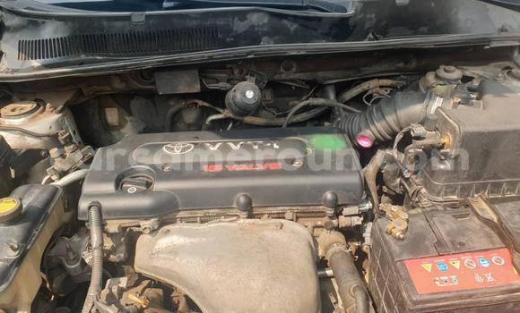 Sayi Na hannu Toyota RAV4 Azurfa Mota in Douala a Ƙasar Kamaru Sayi Na hannu Toyota RAV4 Azurfa Mota in Douala a Ƙasar Kamaru