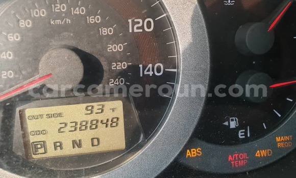 Sayi Na hannu Toyota RAV4 Azurfa Mota in Douala a Ƙasar Kamaru Sayi Na hannu Toyota RAV4 Azurfa Mota in Douala a Ƙasar Kamaru