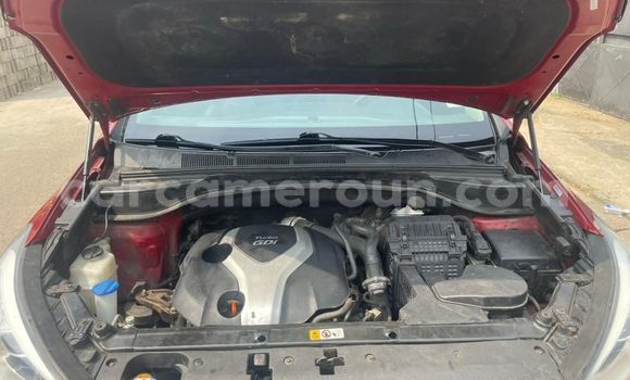 Sayi Na hannu Hyundai Santa Fe Red Mota in Douala a Ƙasar Kamaru Sayi Na hannu Hyundai Santa Fe Red Mota in Douala a Ƙasar Kamaru