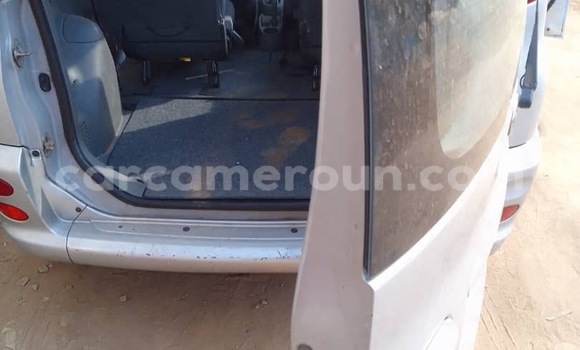 Acheter Neuf Voiture Toyota Yaris Verso Gris à Douala, Littoral Cameroon Acheter Neuf Voiture Toyota Yaris Verso Gris à Douala, Littoral Cameroon