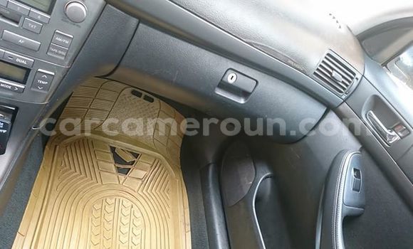 Sayi Na hannu Toyota Avensis Azurfa Mota in Douala a Ƙasar Kamaru Sayi Na hannu Toyota Avensis Azurfa Mota in Douala a Ƙasar Kamaru