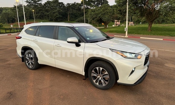 Acheter Occasion Voiture Toyota Highlander Blanc à Yaoundé, Central Cameroon Acheter Occasion Voiture Toyota Highlander Blanc à Yaoundé, Central Cameroon