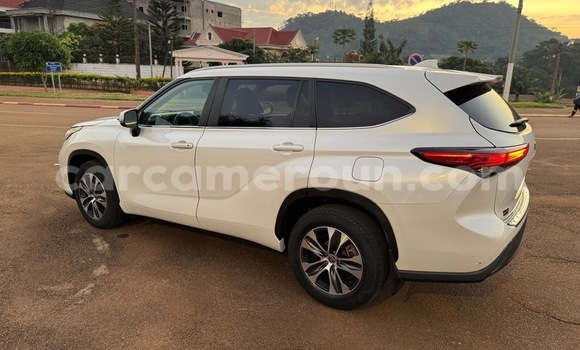 Acheter Occasion Voiture Toyota Highlander Blanc à Yaoundé, Central Cameroon Acheter Occasion Voiture Toyota Highlander Blanc à Yaoundé, Central Cameroon
