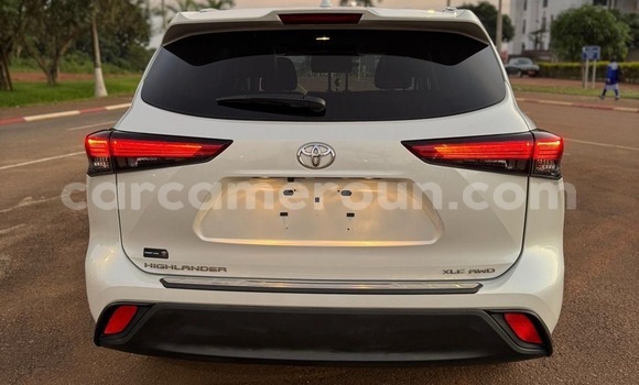 Acheter Occasion Voiture Toyota Highlander Blanc à Yaoundé, Central Cameroon Acheter Occasion Voiture Toyota Highlander Blanc à Yaoundé, Central Cameroon