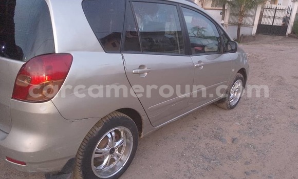 Acheter Occasion Voiture Toyota Corolla Verso Marron à Douala, Littoral Cameroon Acheter Occasion Voiture Toyota Corolla Verso Marron à Douala, Littoral Cameroon