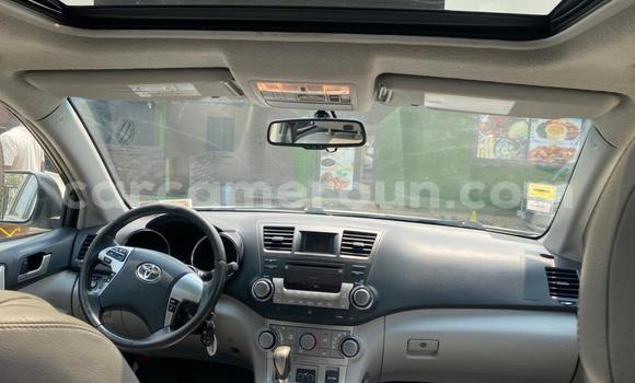 Buy Used Toyota Highlander White Car in Douala in Littoral Cameroon Buy Used Toyota Highlander White Car in Douala in Littoral Cameroon